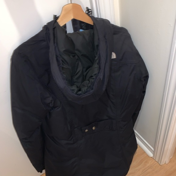 Women’s north face long winter parka - Picture 3 of 8